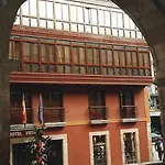 Vetusta فندق
