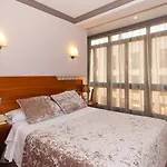 فندق Vetusta