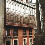 Vetusta Hotel 3*