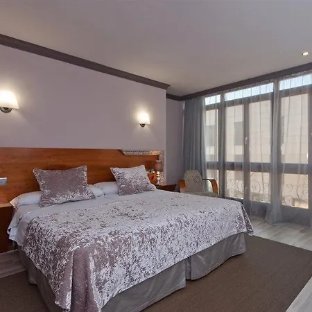 Hotell Vetusta 3*
