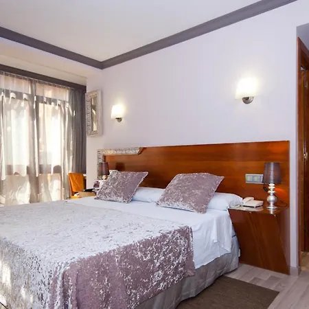 Hotel Vetusta 3*