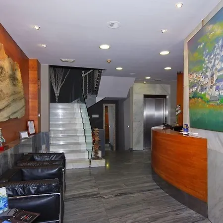 فندق Vetusta 3*