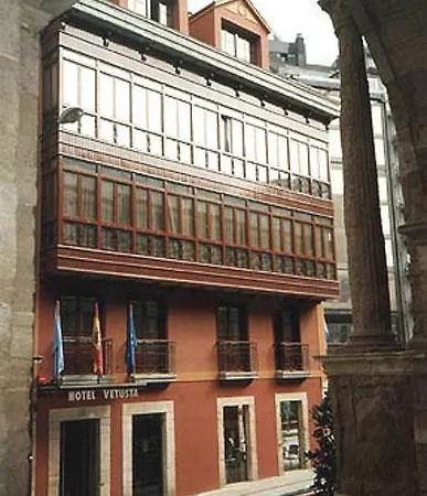 Vetusta Hotell 3*