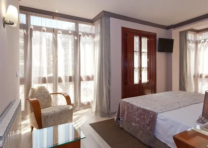 维图什塔酒店 3* 奥维耶多